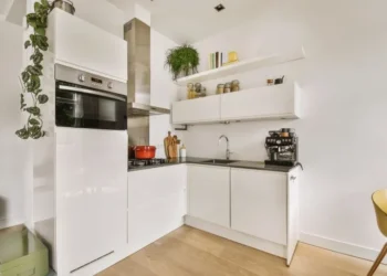 Kleine Küche organisieren